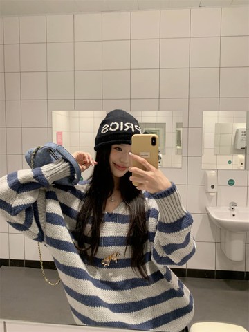 【missy shop】賽納假日V領條紋撞色針織上衣-91933