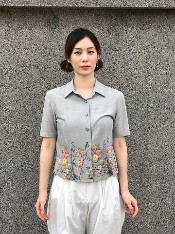 花草刺繡短袖襯衫