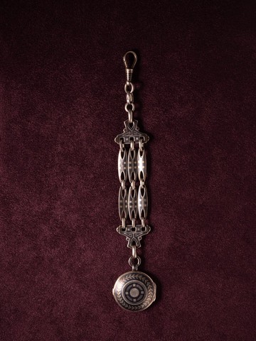 1890s 德國 烏銀圖騰相片墜