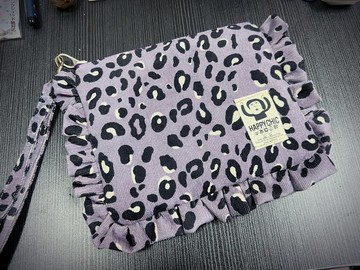 紫色豹紋荷葉邊拉鍊收納包