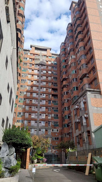 亞大醫院旁長億康橋大坪數4房附車位｜台中市豐原區中正路