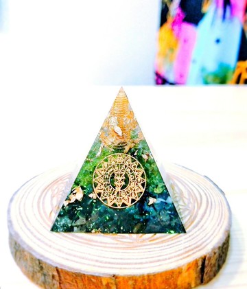 奧剛水晶金字塔-穩穩鑽