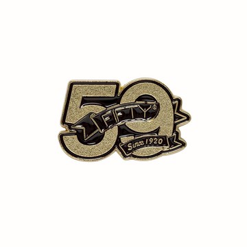 NEW ERA 男女 別針 59FIFTY DAY 2025 PIN BANNER LOGO 黑/金 NE60751615