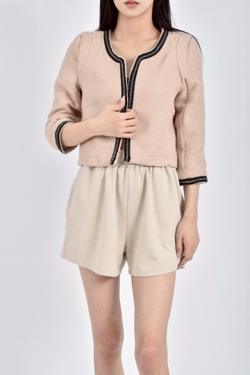 (M) 【德馨私服】nuee mono小香風質感短版杏色外套