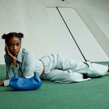 法國 Elleme DIMPLE MOON 彎月酒窩手袋 天藍色