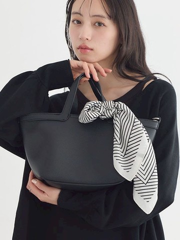 【SET ITEM】圖騰絲巾+2WAY兩用迷你手提/肩背包(01001430900) - earth music&ecology