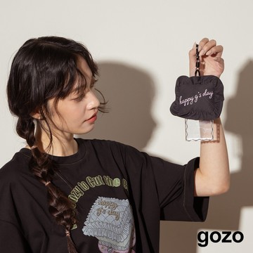 【gozo】◢Happy Birthday刺繡防潑水票卡夾(深灰/米色_F) | 熱銷 現貨 百搭