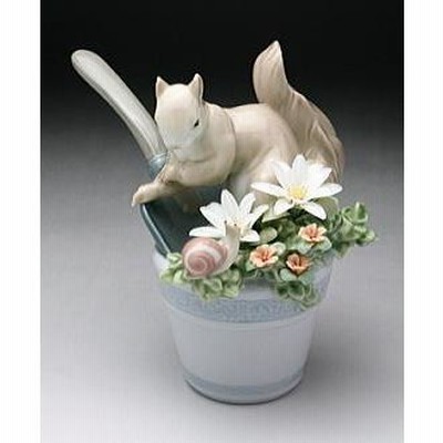 リヤドロ（Lladro リアドロ 陶器人形 置物） 動物 お庭で（リス