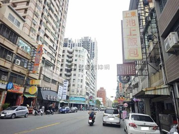 鳳山肉豆公-結市透天大地坪三角窗店面｜高雄市鳳山區南華路