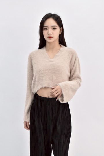 (L) 修身短版v領毛毛杏色長袖上衣