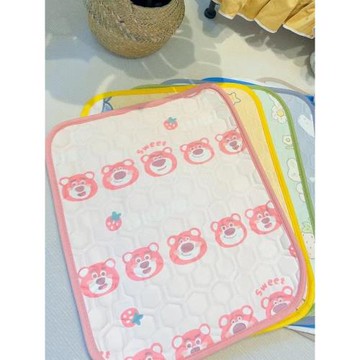 四季通用貓咪乳膠墊狗狗睡墊不粘毛可機洗耐抓夏季降溫小型犬薄墊