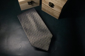 高級灰小格紋真絲領帶商務正裝標準necktie