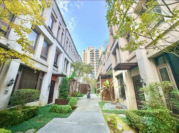 臨路百坪豪墅/中國醫BOT/車庫雙車位/有管理｜台中市北屯區太和一街