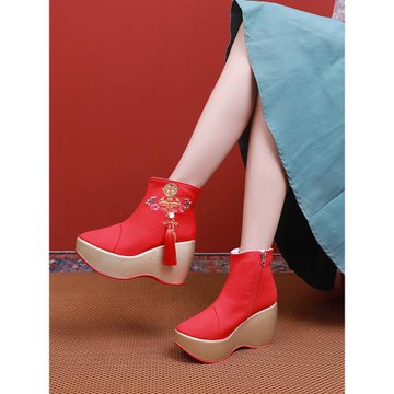 新款原創漢服靴女古裝中式婚鞋繡花女增高厚底民族風高跟復古靴子