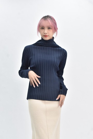 (S) pleats please 多摺高領藍色長袖上衣