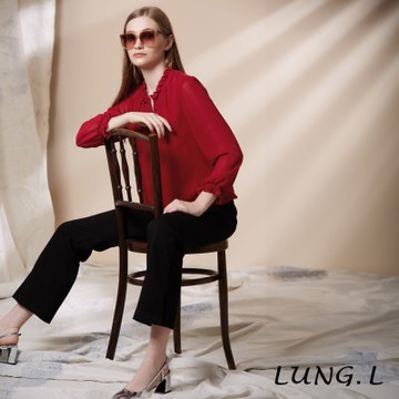 林佳樺LUNG.L 黑色褲口開衩修身小喇叭女裝長褲 LT14E