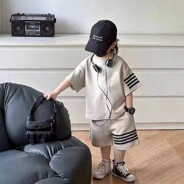 Healthy baby 男女中大童夏季新款運動套裝休閒炸街短袖短褲男孩帥氣兩件套 男童套装 短袖套装 大學T套装