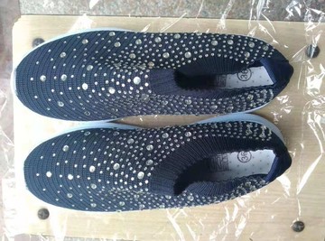 百搭年休閑新款時尚飛織水鉆大碼圓頭平底一腳蹬四季女單鞋9