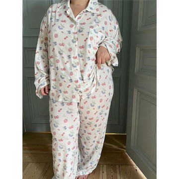 Long sleeved pajamas with irregular pants 長袖睡衣不規則長褲