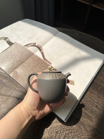 太湖石 小巨轮 180cc 原矿优质青灰泥  水色润泽易泡养 壶盖钮