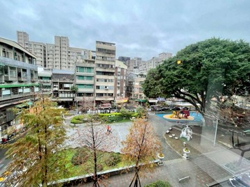 中山北靜巷，稀有公園第一排，獨家長期專任｜台北市中山區中山北路二段