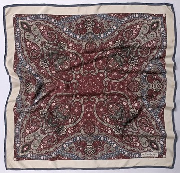 Yves Saint Laurent 經典佩斯利圖騰絲巾，31 x 31 英吋，絲綢，節日禮物
