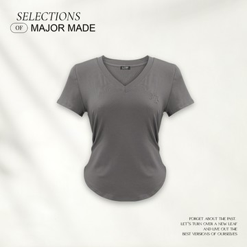 V領鎖鍊字母抓皺修身短T