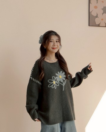 姵萱聯名 立體手繪花花刺繡縫線針織毛衣-綠