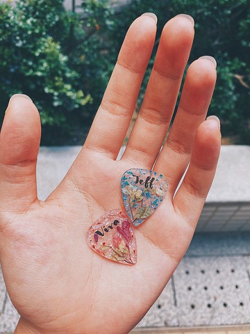 【客製化】小碎石唐松芽押花結他撥片 Guitar Pick