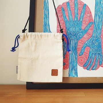 CINDERACHEL設計師極簡風反光掛繩個性百搭斜挎束口袋帆布包 米白