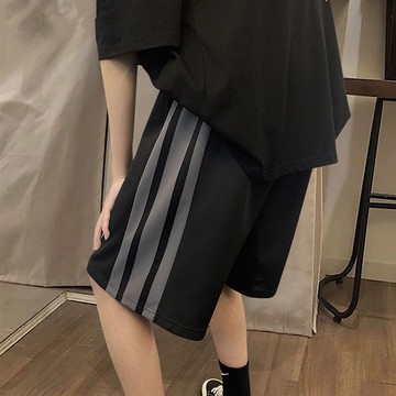 【台灣出貨】 【店鋪熱銷】夏季2023新款薄款側邊條紋冰絲短褲男ins潮牌休閒闊腿五分短褲男