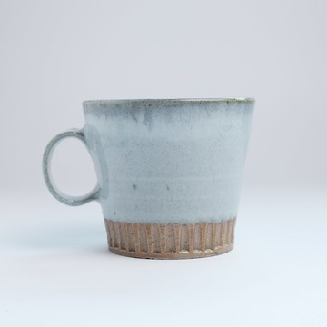 明芽窯 | 柴燒萩白鐵斑刻紋把杯 透藍 杯子 陶杯 咖啡杯 H10