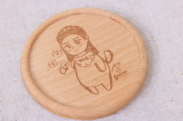 似顏繪杯墊—客製化杯墊 似顏繪 可雷雕文字 木頭底