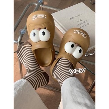 細細條 情侶洞洞鞋夏季創意可愛大眼睛涼拖鞋外穿拿鐵色沙灘鞋ins