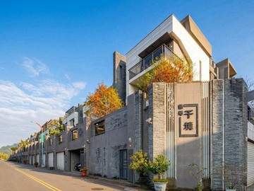 北屯中國醫｜佑崧千境｜邊間四套房雙車別墅｜台中市北屯區太安二街