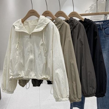 網紅連帽短款風衣女2023秋季新款寬松百搭純色薄款沖鋒衣外套女款