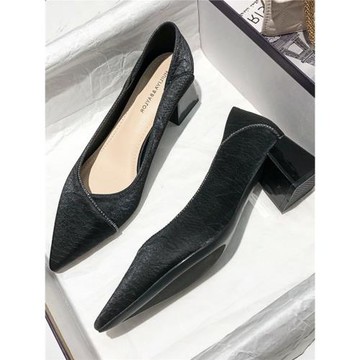 店主自留新款~黑色真皮單鞋女秋冬季中跟粗跟淺口尖頭職業高跟鞋
