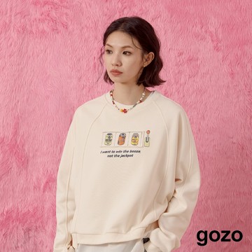 【gozo】➤啤酒奶奶拉霸機印花剪接大學T(灰色/米白_F) | 女裝 圓領 休閒
