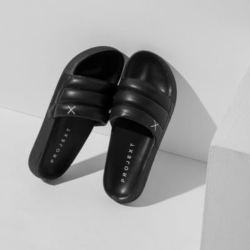 PROJEXT 厚片拖 抗污防潑水皮革拖鞋 黑色 男女同款 厚底/防臭/親膚輕量/男女鞋 多色可選