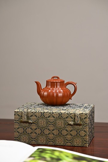 鑑心 全手工容量230cc朱泥筋紋設計融入創作之中凹凸有致