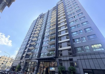 楠梓《城中星》兩房＋平面車位·稀有物件釋出｜高雄市楠梓區裕昌街