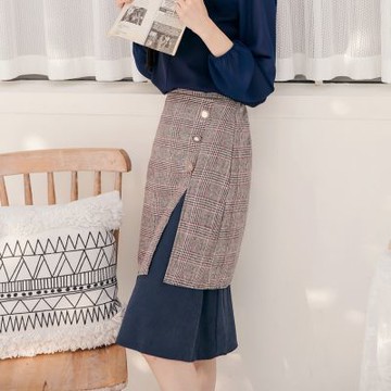 OB嚴選中大尺碼-雕花造型釦拼接毛呢格紋層次中長裙《CA1864》