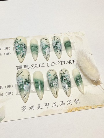 手繪 手工客製化穿戴甲 • 霧綠花影