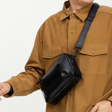 Shadow 系列方形斜背包 – 黑色