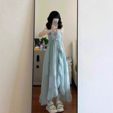 (免運)2025法式掛脖吊帶連衣裙女夏季海邊度假沙灘裙氣質綠色荷葉邊長裙