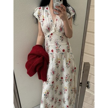 ˏˋ 𝐻𝑒𝑦 𝑆𝑝𝑟𝑖𝑛𝑔 - ̗̀ 🌷⛅️ ̖́‎南法度假風印花v領拼接蕾絲長款連衣裙 女生洋裝