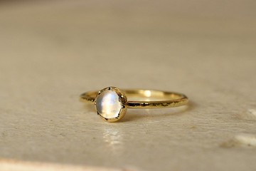 小故事藍月長石