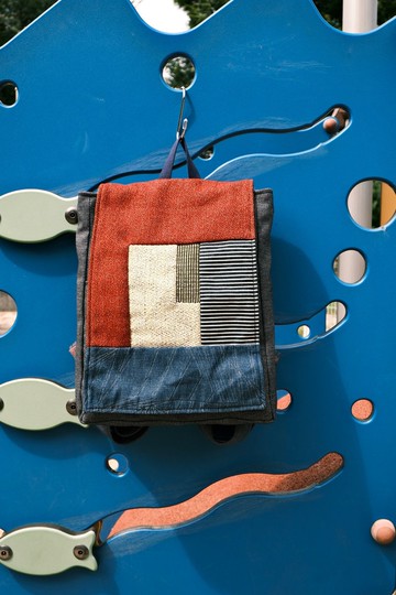 幾何拼格後背包_紅房子