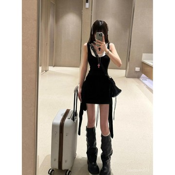 ♡ 𝑪𝒉𝒊𝒄 𝒖 ♡辣妹氣質背心裙女夏季設計感不規則連衣裙別緻修身顯瘦裙子兩件套