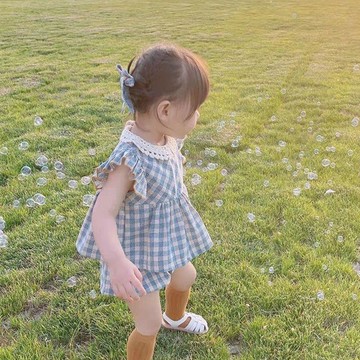 🍭臺灣出貨🍭女童夏季新款套裝2024森系女寶寶小飛袖格子娃娃衫洋氣短褲兩件套